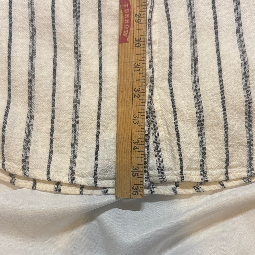 Old Navy White Short-Sleeve Button-Up Shirt with Black Stripes - Picture 7 of 12